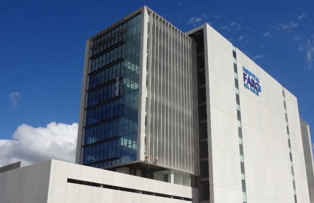 Torre del Hospital Faro del Mayab en Mérida, Yucatán